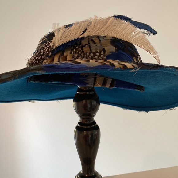 VTG Rare Jack McConnell Feather Hat. 100% Wool. Blue/Black Multi Feathers - Picture 8 of 16